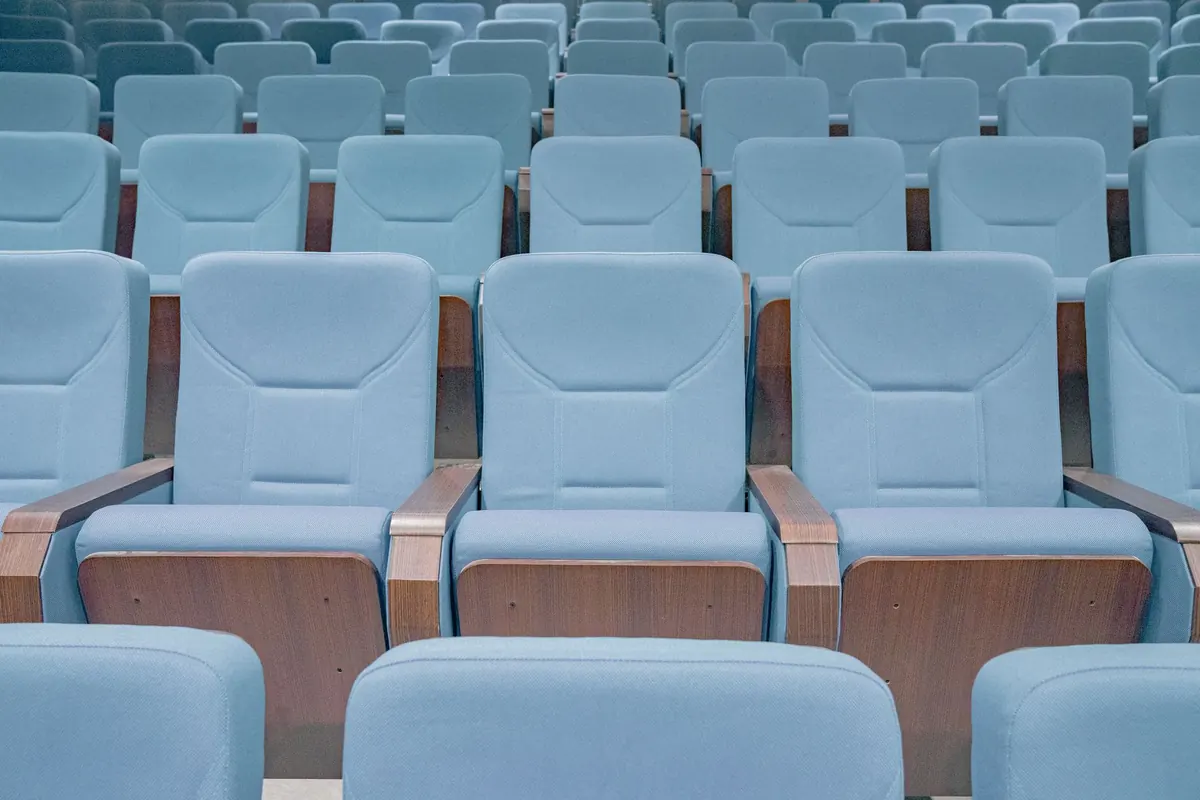 Theater-Style vs. Standing-Room Concert Hall Rentals: A Comparison
